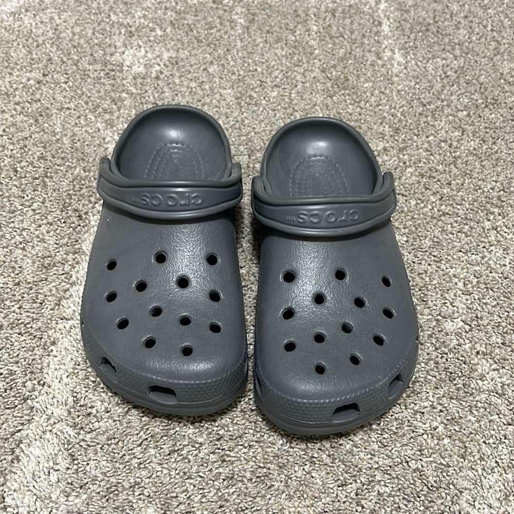 Gray Croc shoes. Men’s size 6 women’s size 8